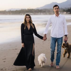 Longsleeve, Deep V, black Gown with slit